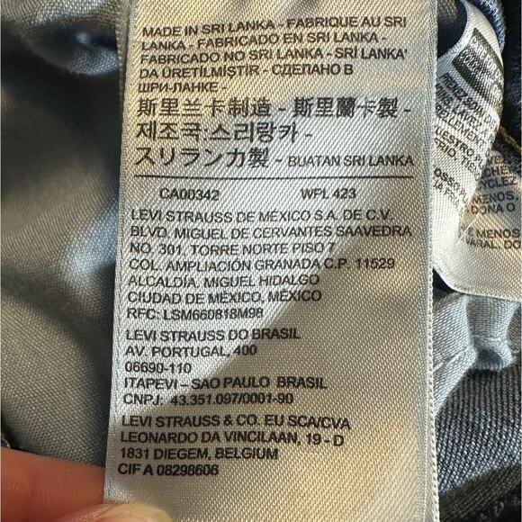 Levi's Medium Wash Classic Bootcut Jeans Size 30 - Picture 4 of 9